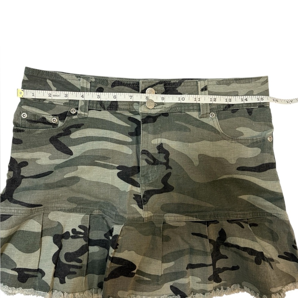 Y2 Blu Y2K denim camo mini skirt - Picture 3 of 4